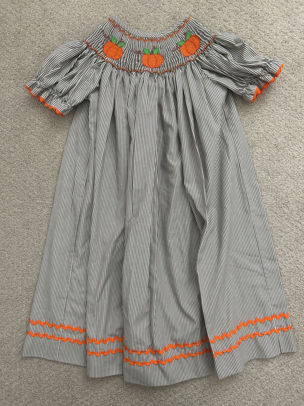 EUC Banana Split smocked pumpkin dress